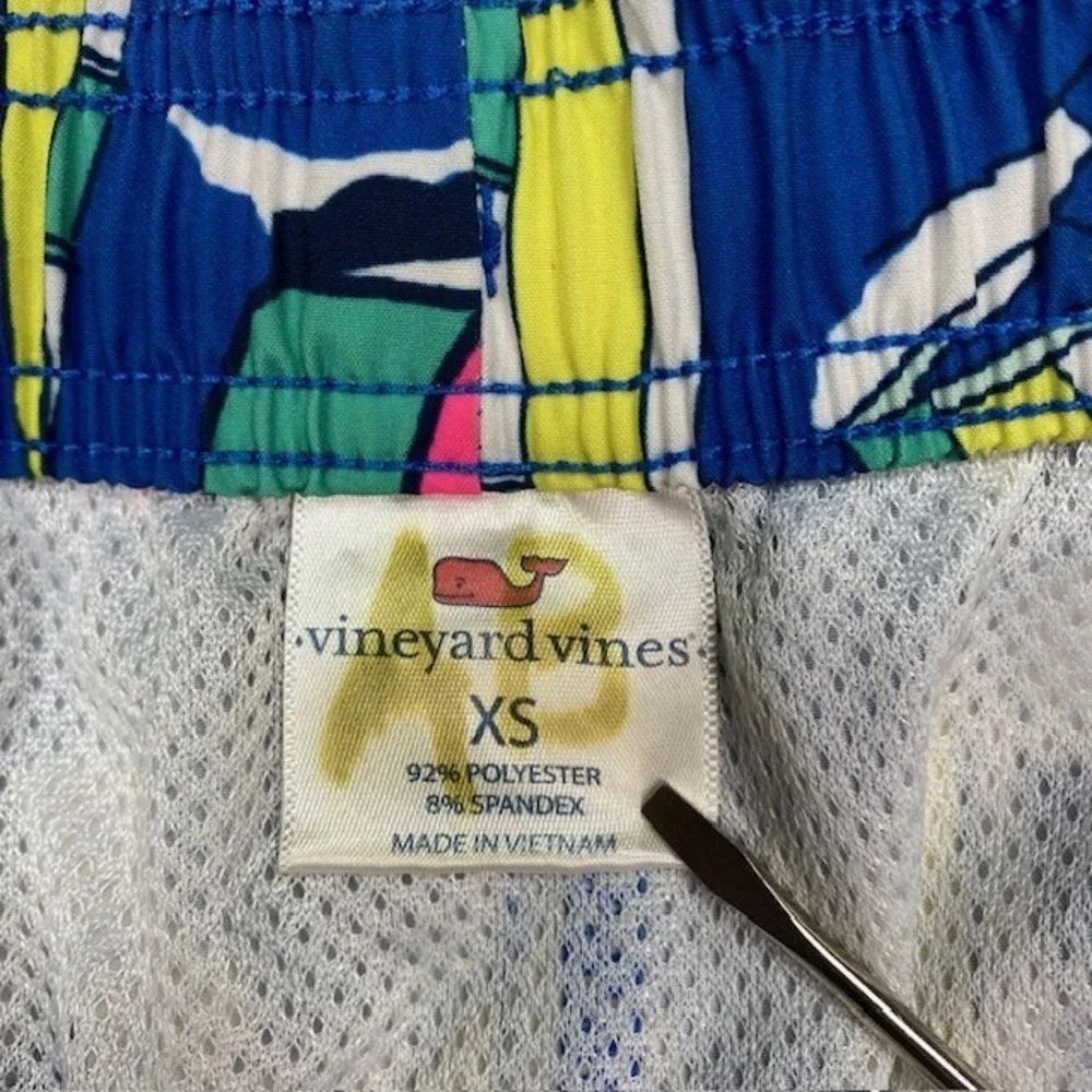Vineyard Vines Mens Sailboat Chappy Swim Trunks Blue Pink 1M001328 XS